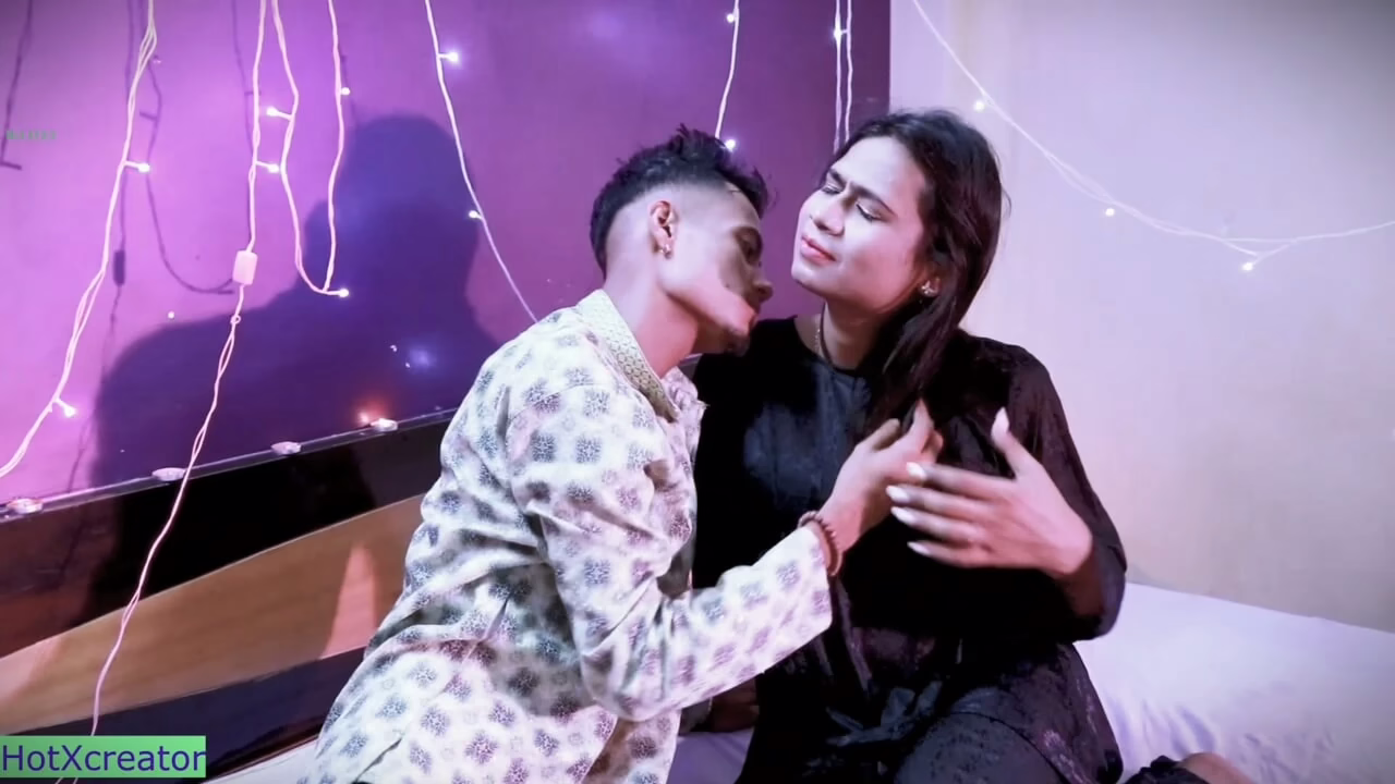 Indian Hijab Girl first Suhag rat Sex! With Clear romantic talking